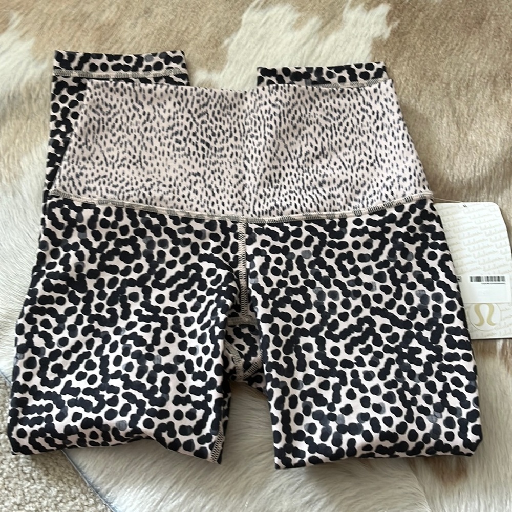 Lululemon size 6 leggings